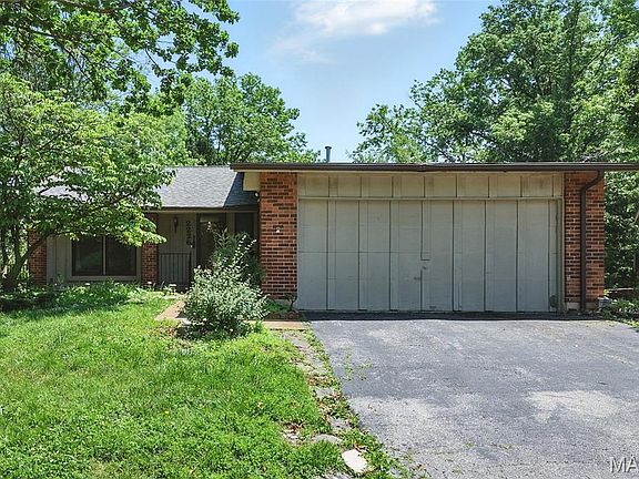 3rd image of 2226 Arborview Dr