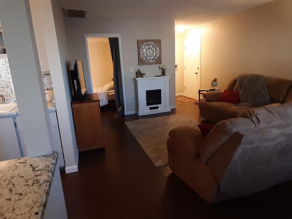 5th image of 2532 W Berridge Ln #E203