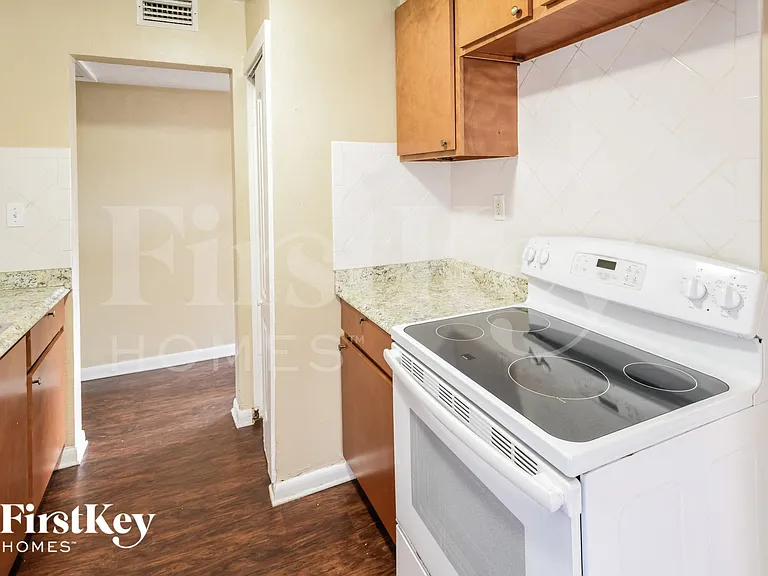1521 Heather Ave — Photo 6