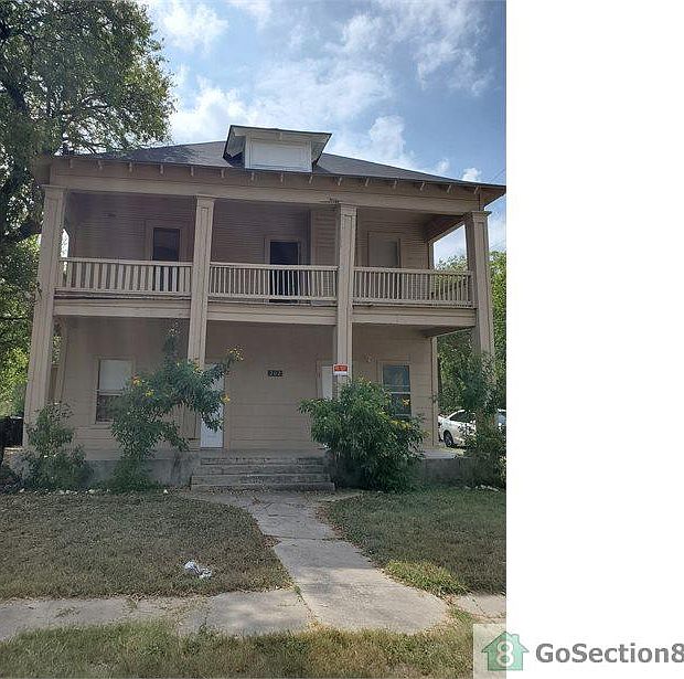 1st image of 202 Chicago Blvd
