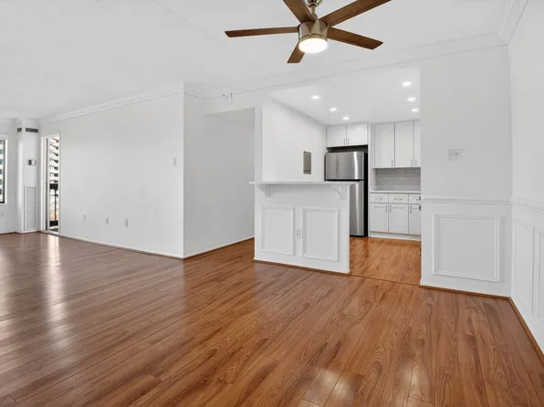 6300 Stevenson Ave APT 410, Alexandria, VA 22304