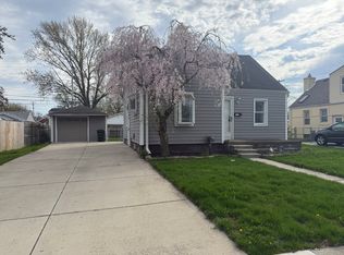 21836 Alger St, Saint Clair Shores, MI 48080
