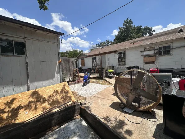 4402 Pierce Ave, Fort Worth, TX 76119