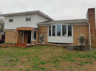 5670 Christy Ct, Paducah, KY 42003
