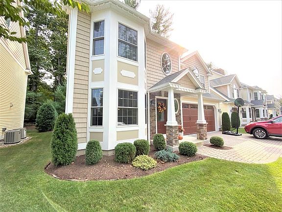 2nd image of 16 Yorkshire Dr #16