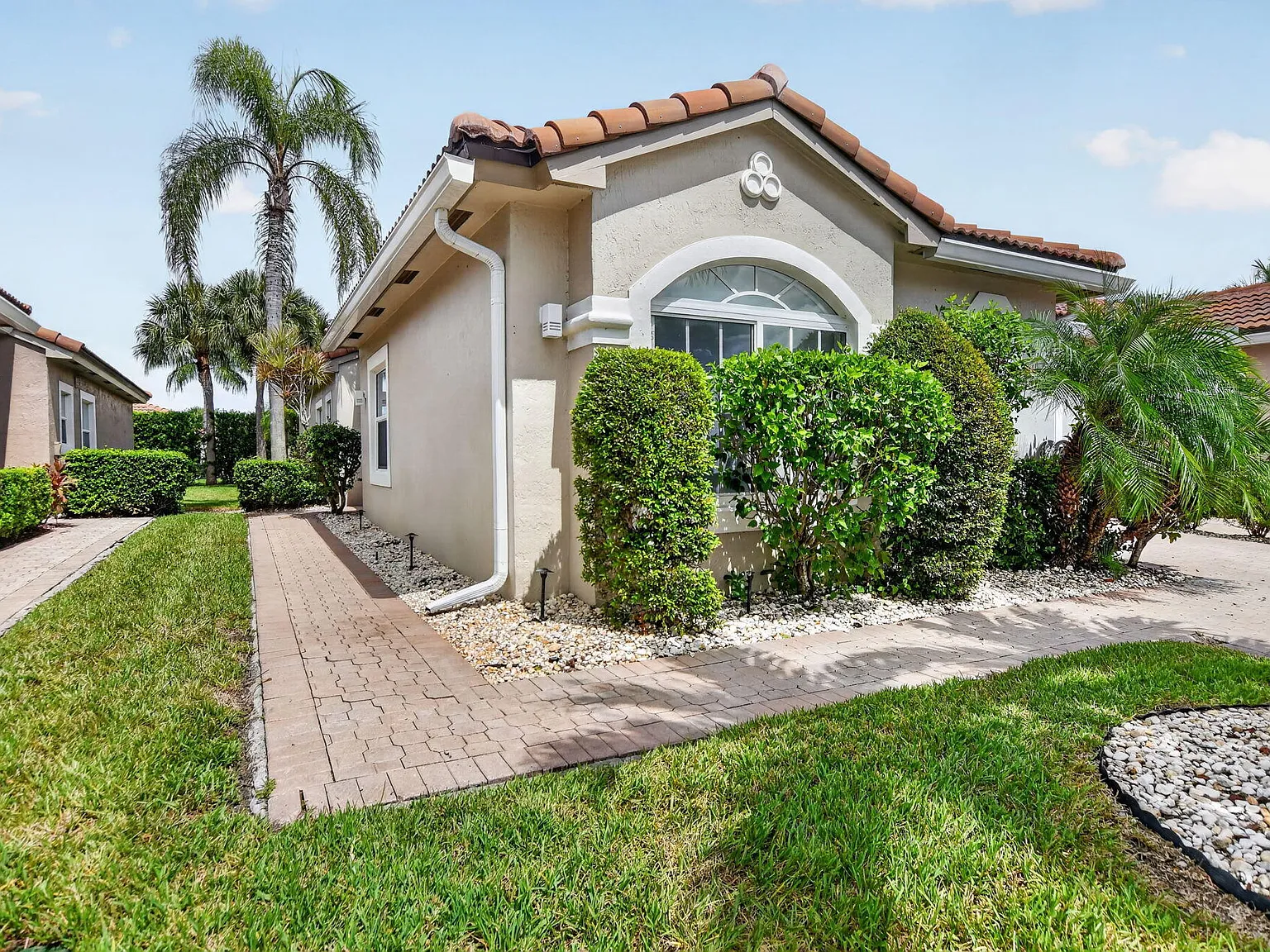 3 bed, 2.5 bath, 1592 sqft, $4,500 — Photo 3