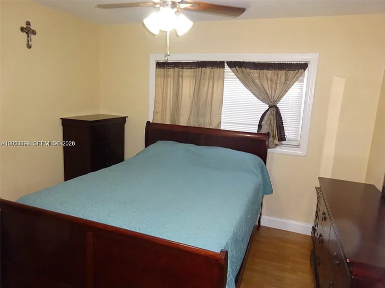9240 SW 56th St — Photo 7