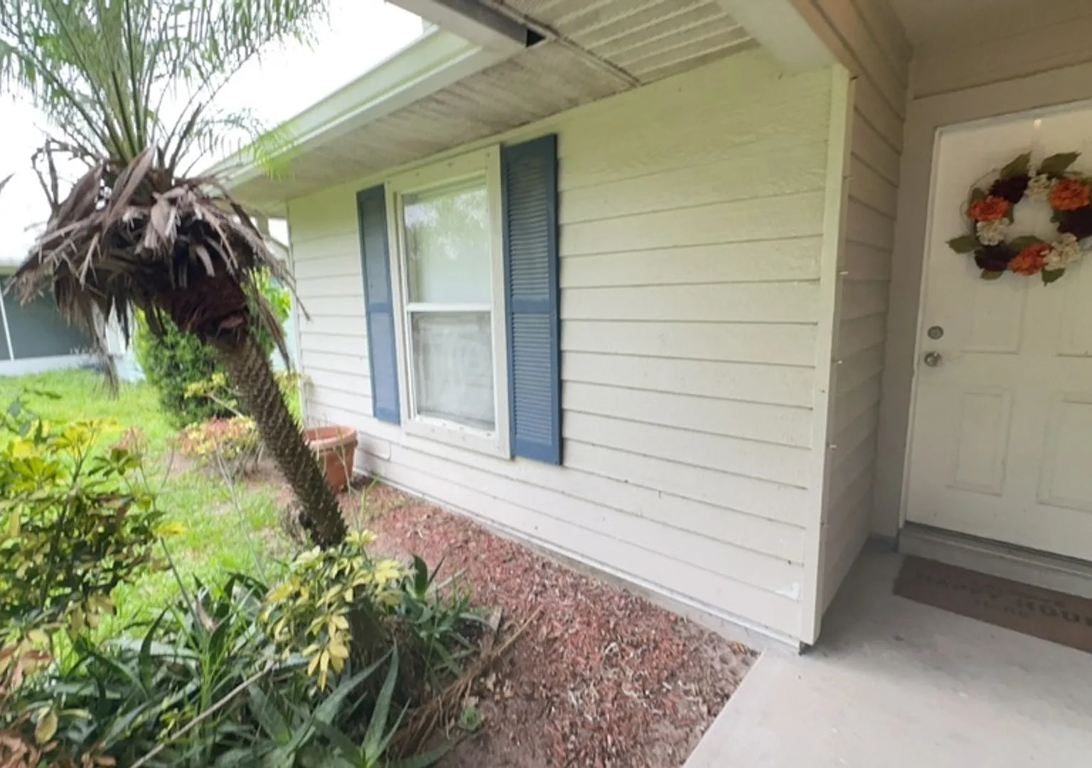2 Bedroom 2 Bath 1-Car Garage — Photo 2