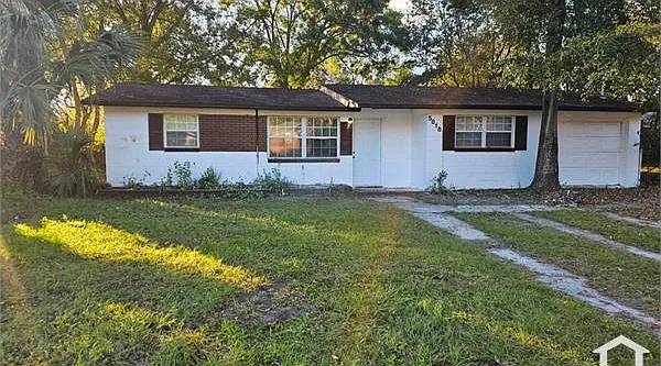 5 bed, 1760 sqft, $1,800 — Photo 2
