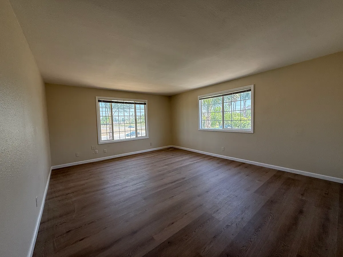 Living Room - 10652 Collett Ave #3