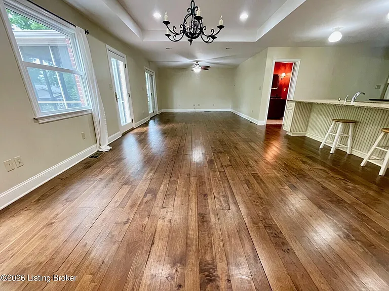 106 Spruce Ln — Photo 3