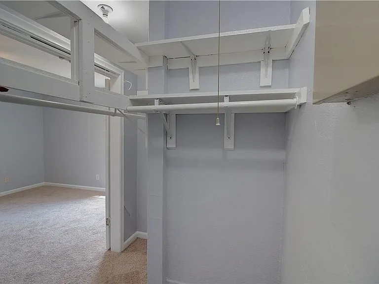 8115 Claremont Dr — Photo 17