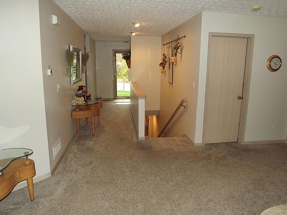 2nd image of 2345 Hobart Dr