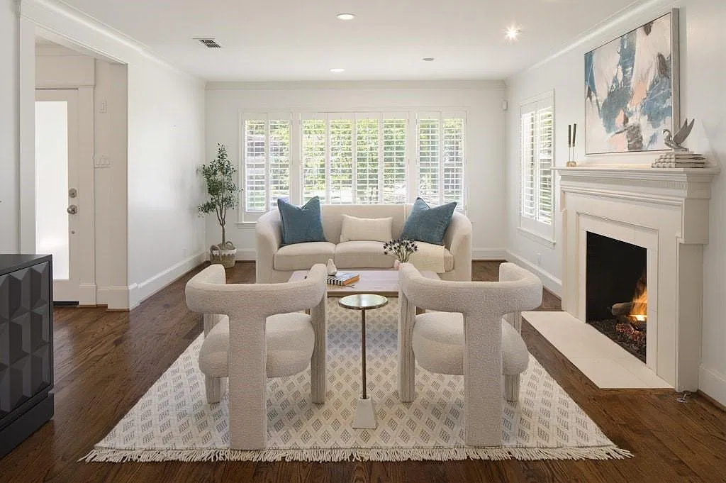 3 bed, 2.5 bath, 2409 sqft, $7,200 — Photo 2