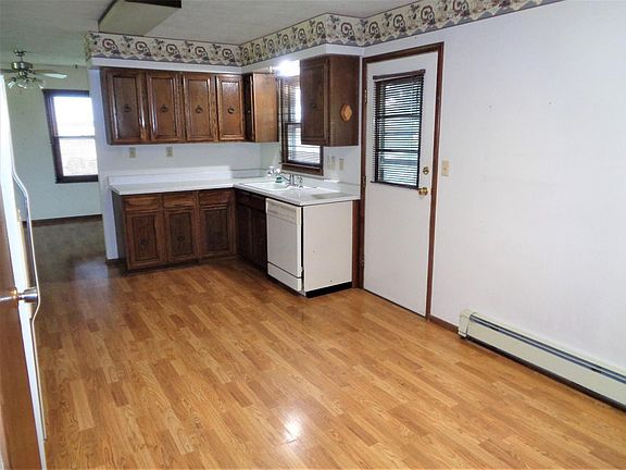5th image of 229 NE 10th Ave