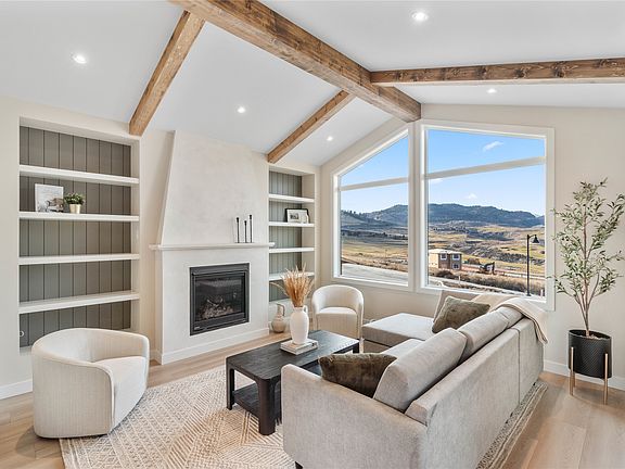 5th image of 38 Rue Cheval Cir #113