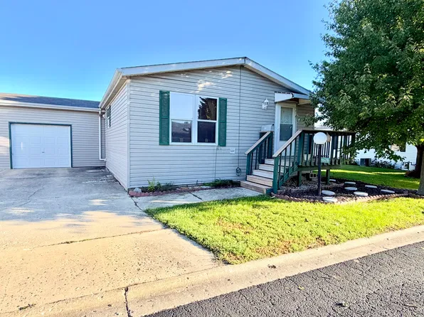 452B Meadowlark Cir, Sandwich, IL 60548