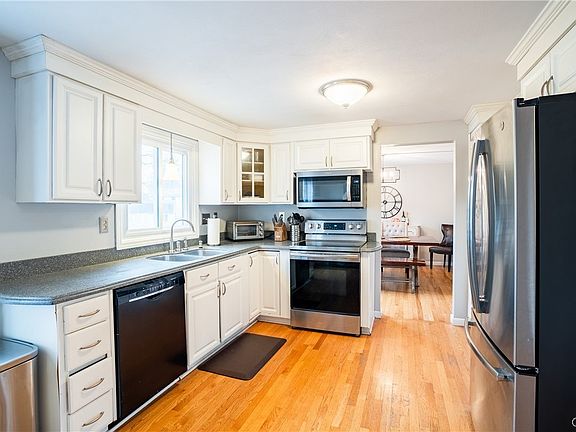 4th image of 109 Teakwood Ln