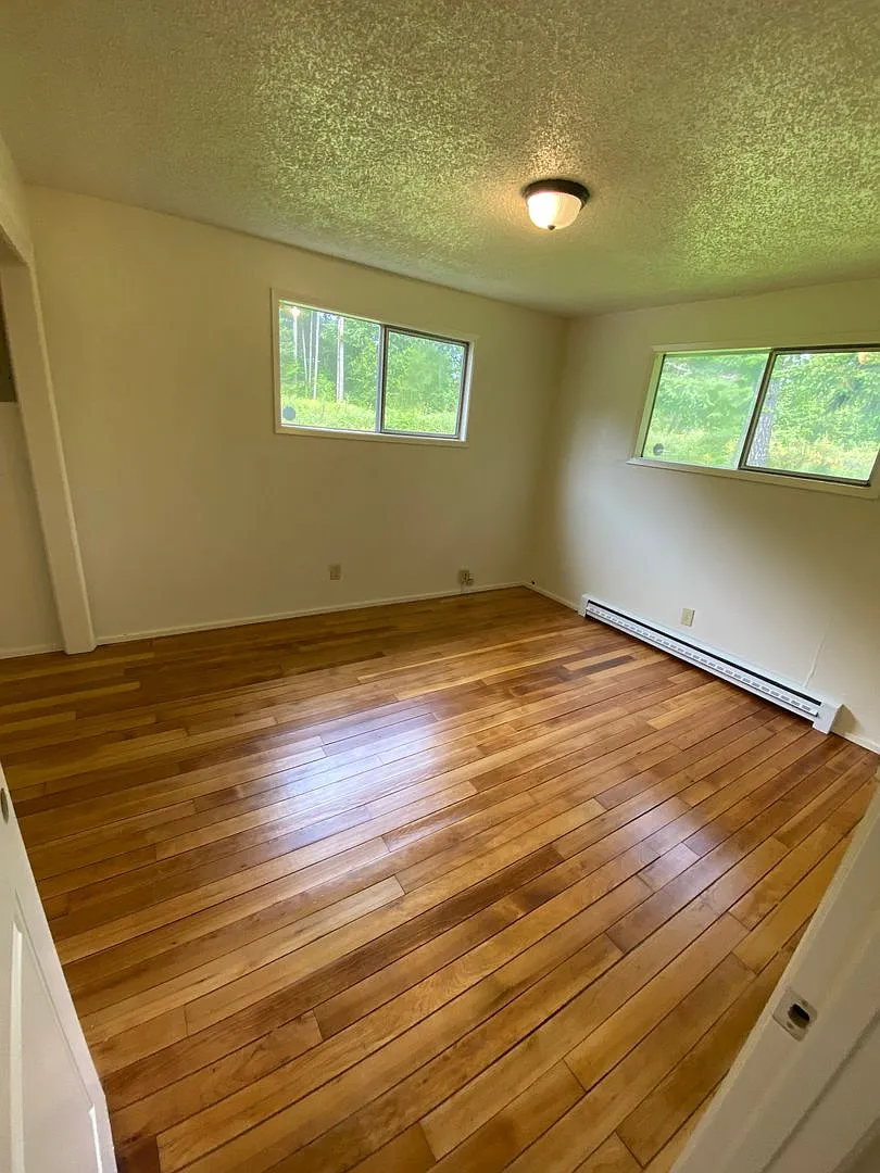 2 Bedroom 1 bath with carport and yard — Photo 4