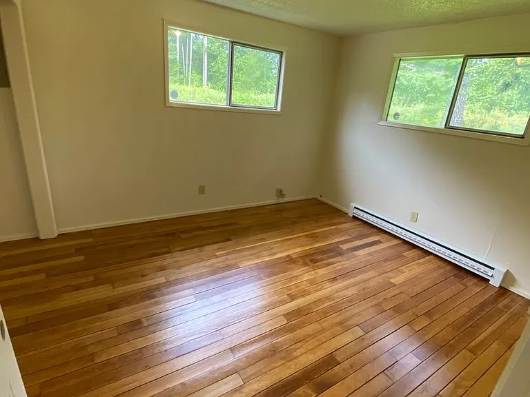 2915 Cooper Point Rd NW — Photo 4