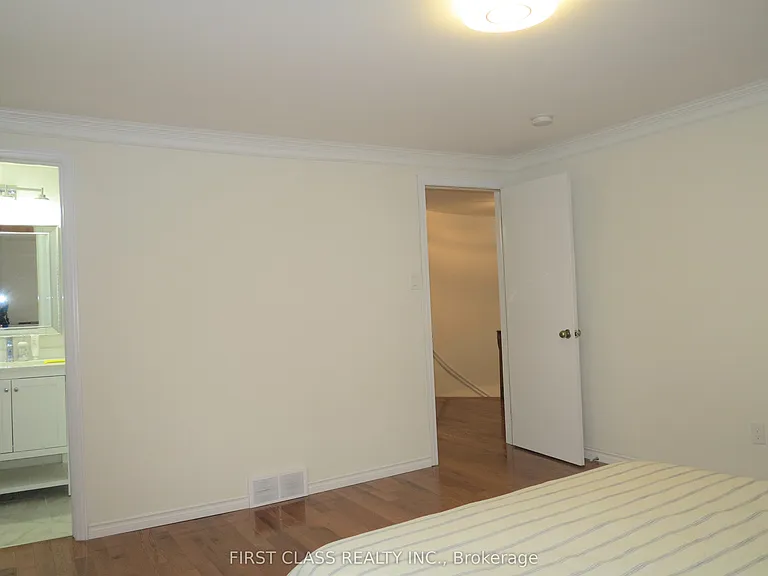 4 Meridene Cres E — Photo 34