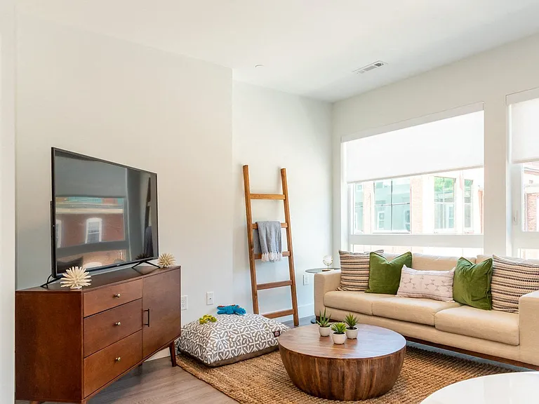 Union and West — Photo 5