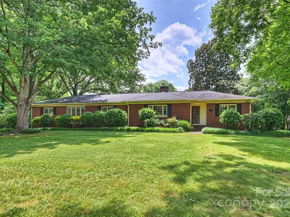 5925 Lansing Dr, Charlotte, NC 28270