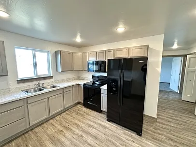 3183 Queen Anns St #2 — Photo 3