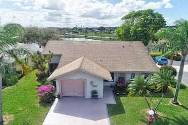 Home For Sale In Cypress Lakes