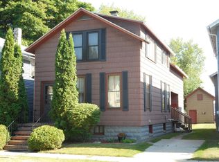 17 Clay St, Manistee, MI 49660