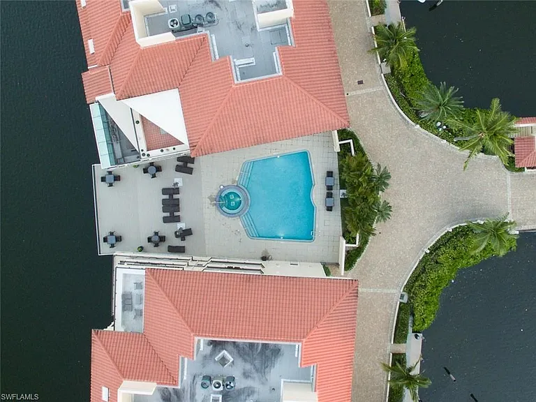 4400 Gulf Shore Blvd N #3-305 — Photo 3