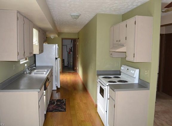 5th image of 8772 E Brook Cir