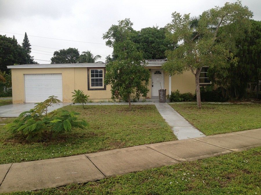 1st image of 4853 NE 15th Ave
