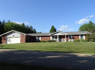 207 McClain Dr, De Soto, MO 63020