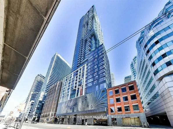 87 Peter St #3303, Toronto, ON M5V 0P1