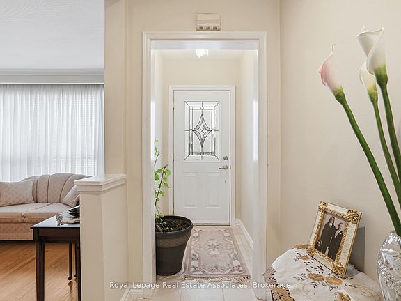 4th image of 2874 Weston Rd S