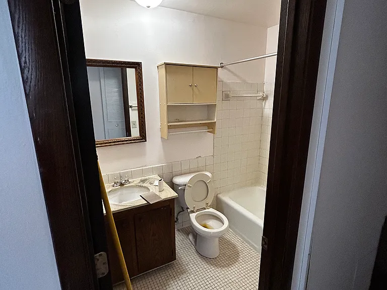 Hazelwood Apartments — Photo 29
