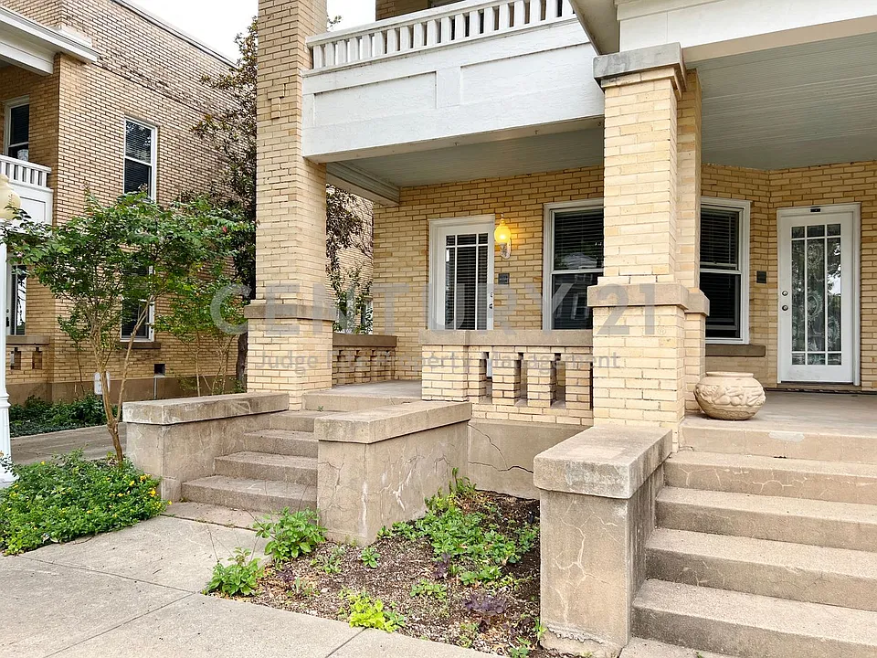 420 W Franklin St #4