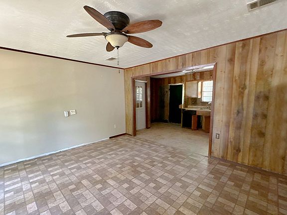 2nd image of 307 Pleasant Valley Dr