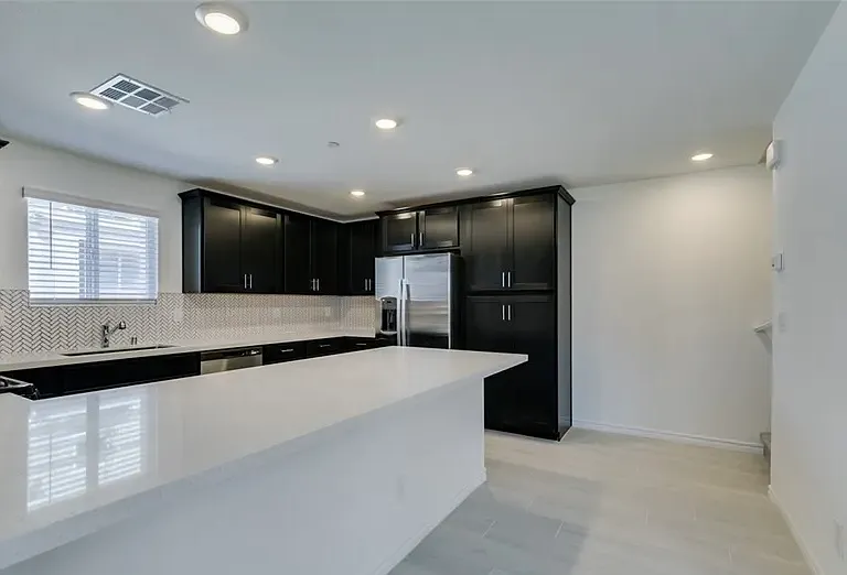 Benhill Grove Ct — Photo 12