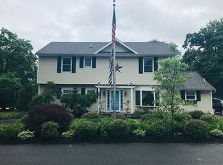27 Demmert Ave, Rumson, NJ 07760