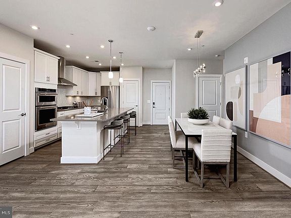 Entrance, Kitchen & Dining