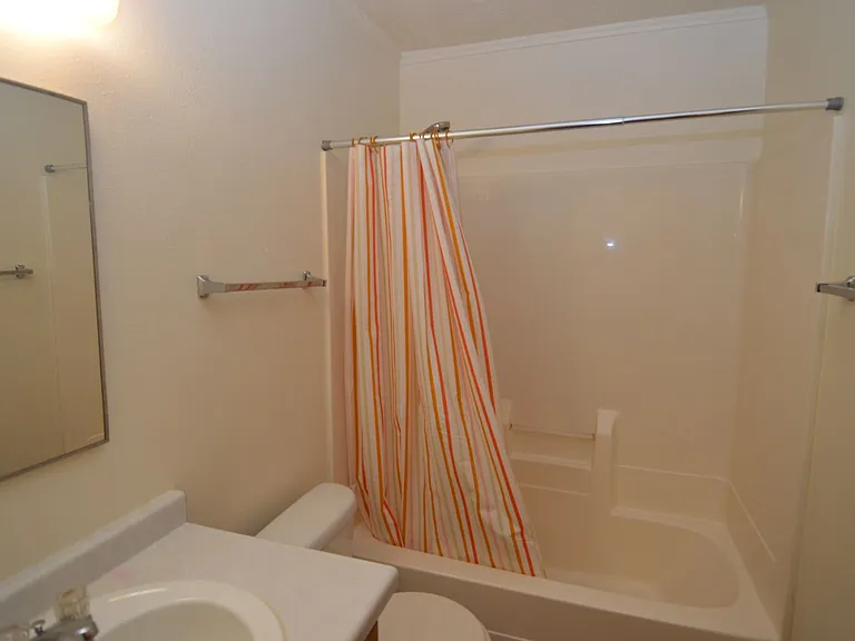 Goelzer-1114 Park Dr. — Photo 5