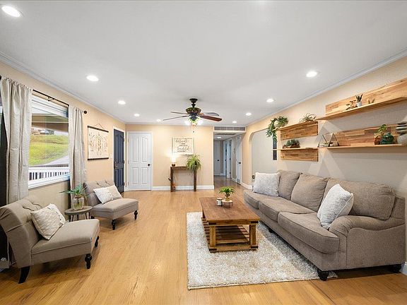 5th image of 4371 Luneman Rd