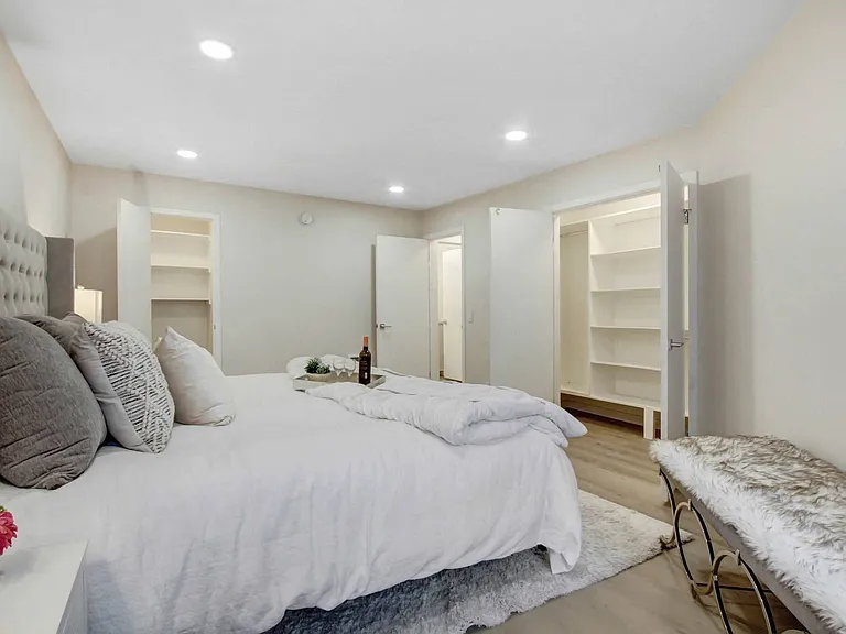 3700 Sepulveda Apartments — Photo 31