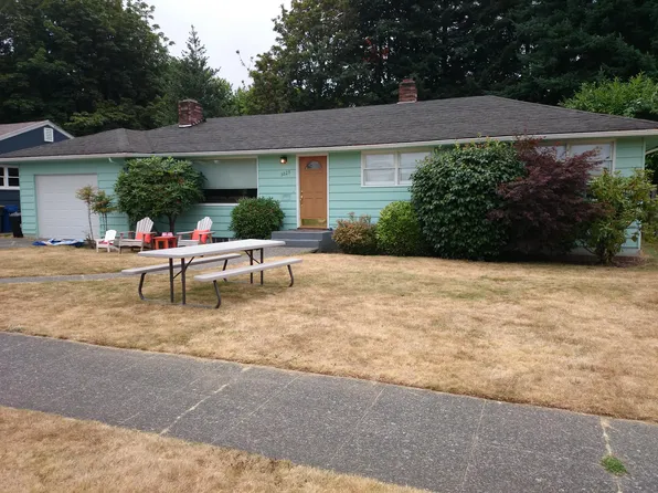 3829 51st Ave SW, Seattle, WA 98116