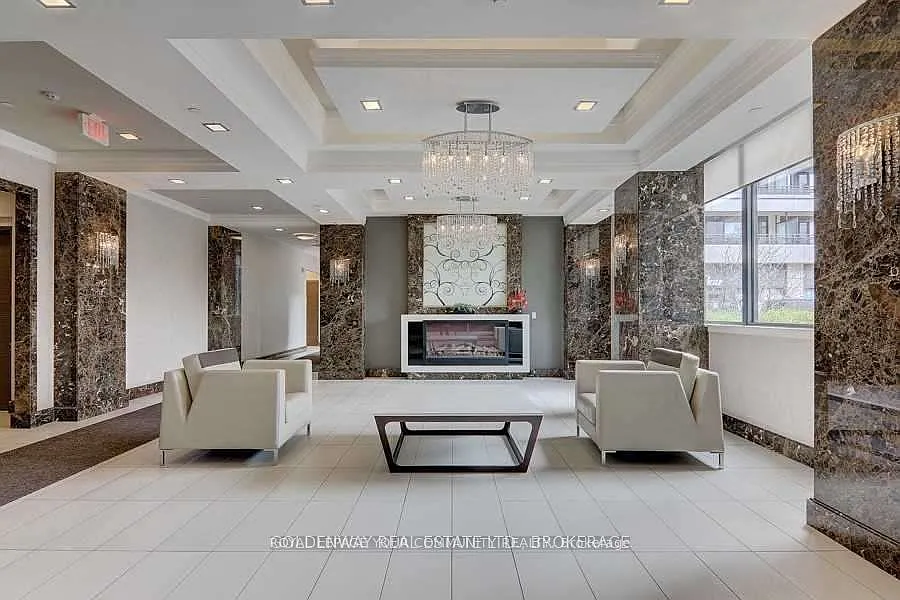 370 Highway 7 E — Photo 2