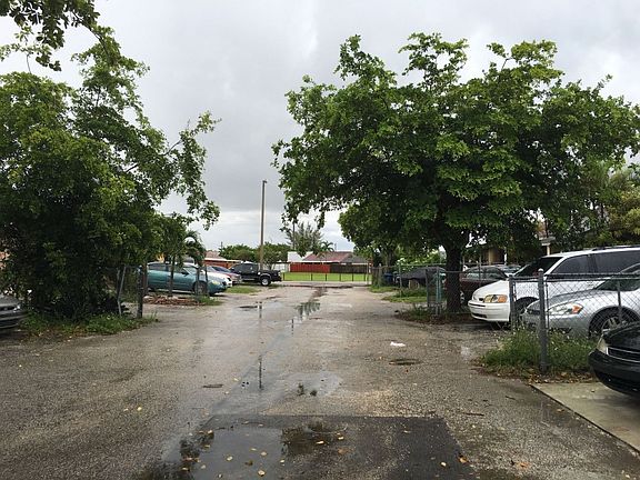 5th image of 18044 NW 40th Pl