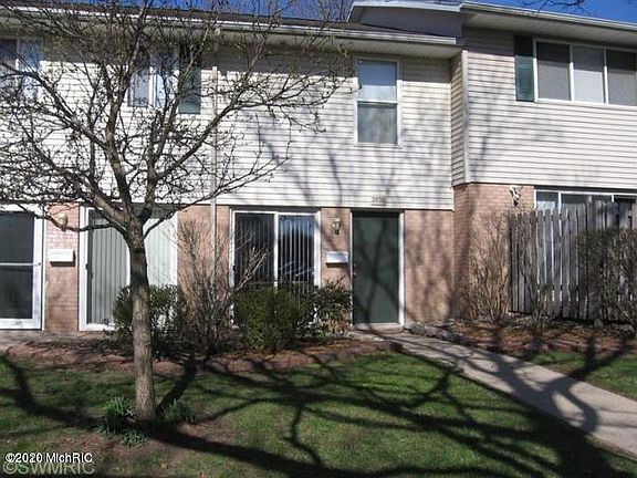 2nd image of 3635 Kenbrooke Ct