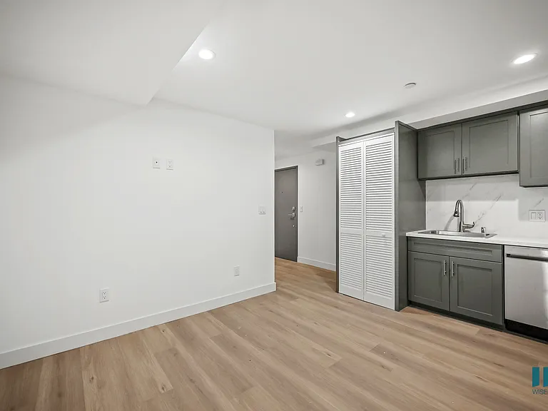 429 N Hayworth Ave — Photo 73